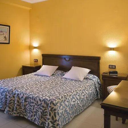 Rovira Hotell 3*