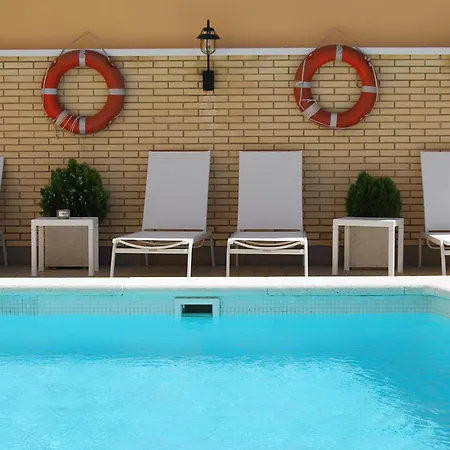 Rovira Hotell 3*