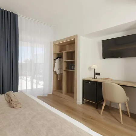 Rovira 3* Камбрильс