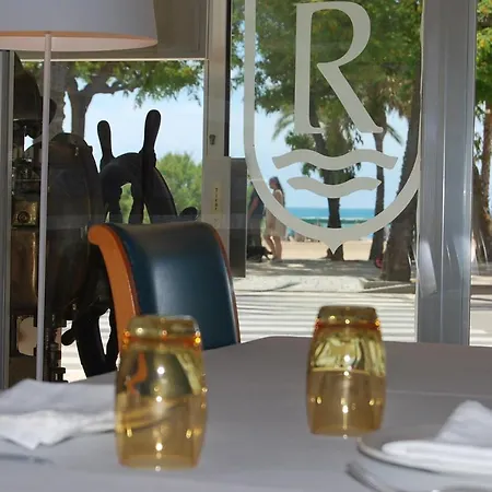 Rovira Hotel