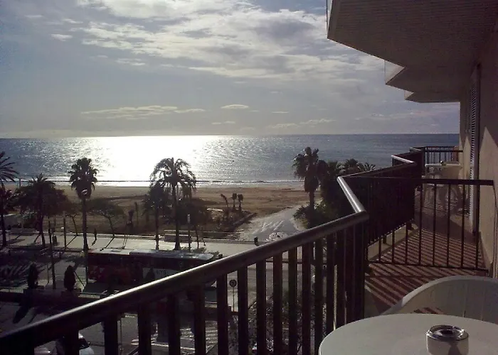 罗维拉酒店 3* 坎布里尔斯