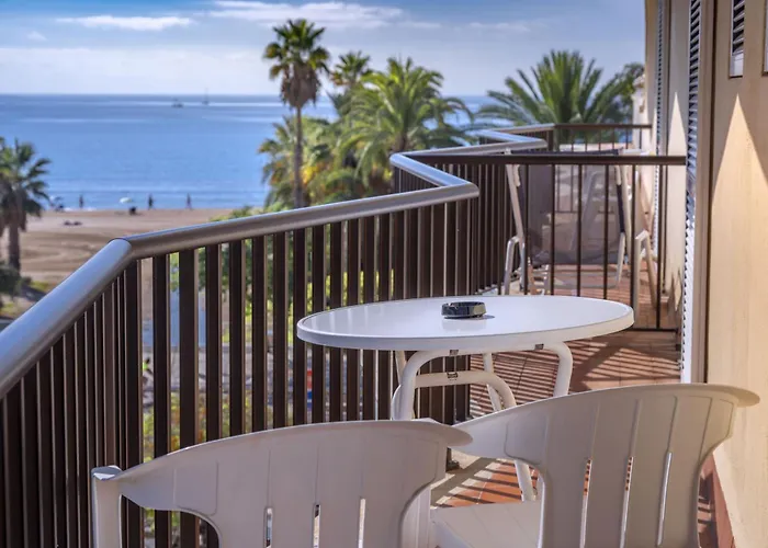 罗维拉酒店 酒店 坎布里尔斯