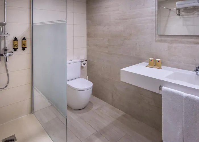 罗维拉酒店 坎布里尔斯