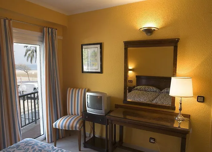 罗维拉酒店 3* 坎布里尔斯