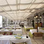מלון Rovira קמברילס