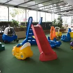Rovira 3* קמברילס