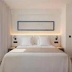 מלון Rovira 3*