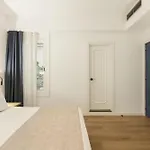 Rovira 3* קמברילס