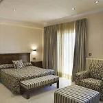 מלון Rovira 3*
