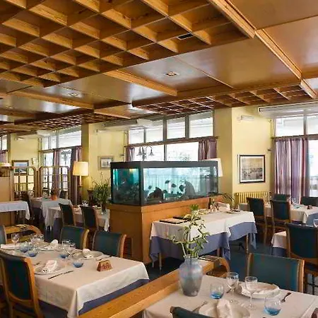 Rovira Hotel
